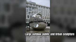 Große Pulic- und Urban-Art-Skulptur aus Edelstahl für den Außenbereich