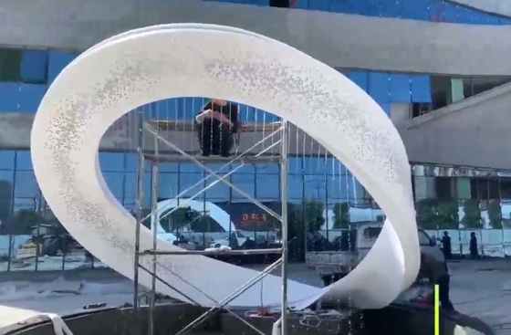 Moderne LED-Edelstahl-Grafik-Skulptur 3,5 Meter-Höhe