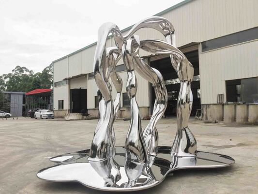2.5m Höhe Spiegelveredelung aus Edelstahl Abstrakte Metallskulptur zur Gartendekoration